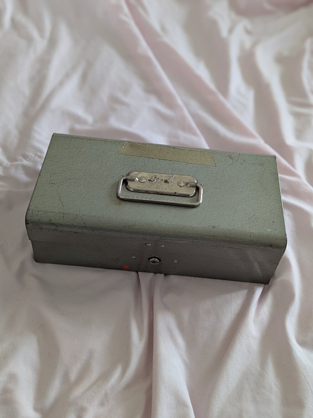Beach Vintage Metal Cash Box with Coin Tray Canada